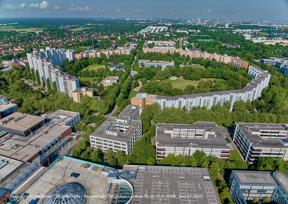 07.06.2023 - Perlach Plaza, PEP, Rentenversicherung, Wohnring, WACKER-Chemie in Neuperlach 07.06.2023 - Perlach Plaza, PEP, Rentenversicherung, Wohnring, WACKER-Chemie in Neuperlach